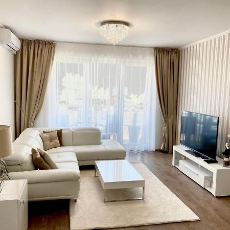Die Oase - Luxurious Apartment Near The City Center With Free Parking Bratislava Dış mekan fotoğraf