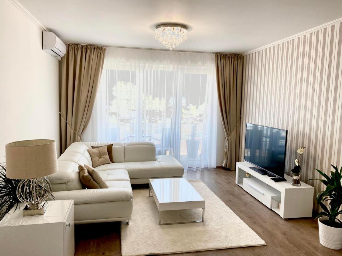 Die Oase - Luxurious Apartment Near The City Center With Free Parking Bratislava Dış mekan fotoğraf