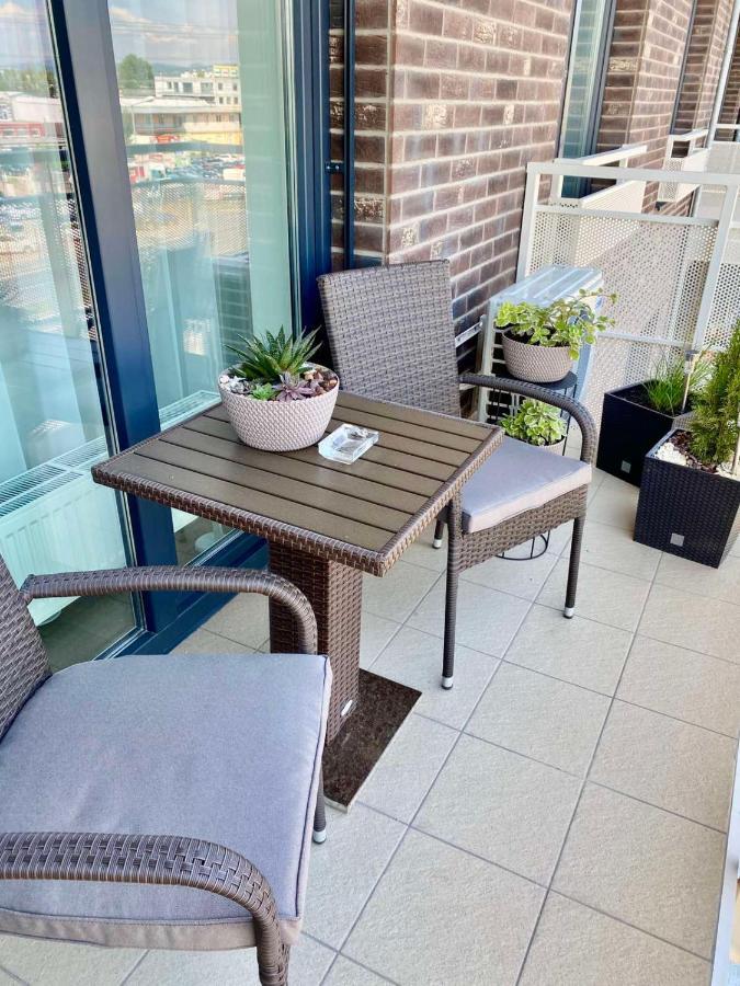 Die Oase - Luxurious Apartment Near The City Center With Free Parking Bratislava Dış mekan fotoğraf